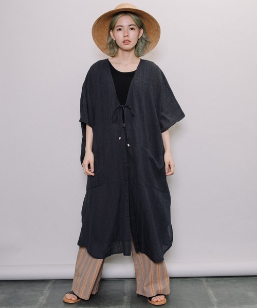 refinedworks（リファインドワークス）の「ドビー前開きカフタンOP（カーディガン/ボレロ・レディース・チャコールグレー/ベージュ・FREE）」の18枚目の写真