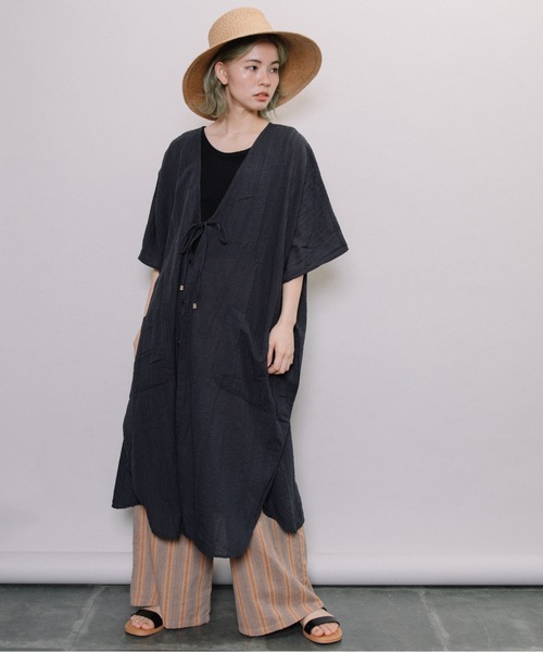 refinedworks（リファインドワークス）の「ドビー前開きカフタンOP（カーディガン/ボレロ・レディース・チャコールグレー/ベージュ・FREE）」の19枚目の写真