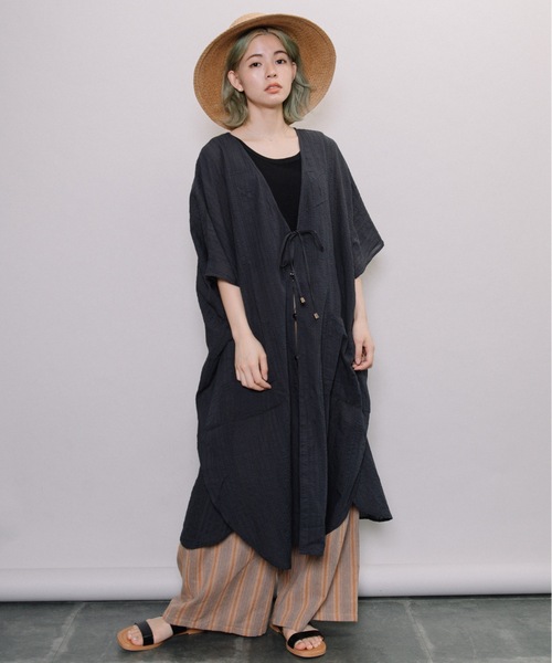 refinedworks（リファインドワークス）の「ドビー前開きカフタンOP（カーディガン/ボレロ・レディース・チャコールグレー/ベージュ・FREE）」の20枚目の写真