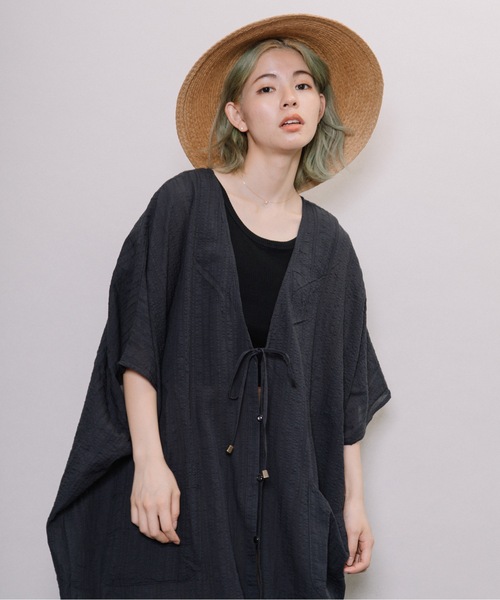 refinedworks（リファインドワークス）の「ドビー前開きカフタンOP（カーディガン/ボレロ・レディース・チャコールグレー/ベージュ・FREE）」の21枚目の写真