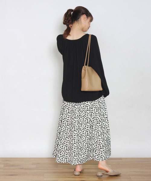 Crisp yours(クリスプユアーズ)の「【WEB限定】フロートフレアスカート(スカート・レディース・ホワイト/ブラック・FREE)」の11枚目の写真