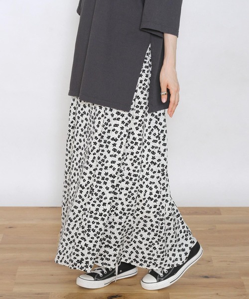 Crisp yours(クリスプユアーズ)の「【WEB限定】フロートフレアスカート(スカート・レディース・ホワイト/ブラック・FREE)」の17枚目の写真
