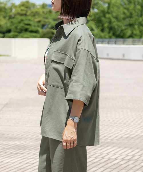 PairPair（ペアペア）の「コットンリネンBIGシャツ/セットアップ対応(ユニセックス)（セットアップ・レディース・ライトブラウン/ライトカーキ/グレイッシュブルー・MEDIUM/LARGE）」の17枚目の写真