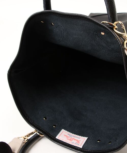 IENA（イエナ）の「【YOUNG&OLSEN/ヤングアンドオルセン】EMBOSSED LEATHER HAVERSACK◆（トートバッグ・レディース・グレー/ブラック・FREE）」の6枚目の写真