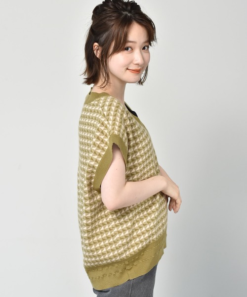 RETRO GIRL（レトロガール）の「柄ジャガードニットベスト（ベスト・レディース・ブラック/オレンジ/グリーン・FREE）」の5枚目の写真