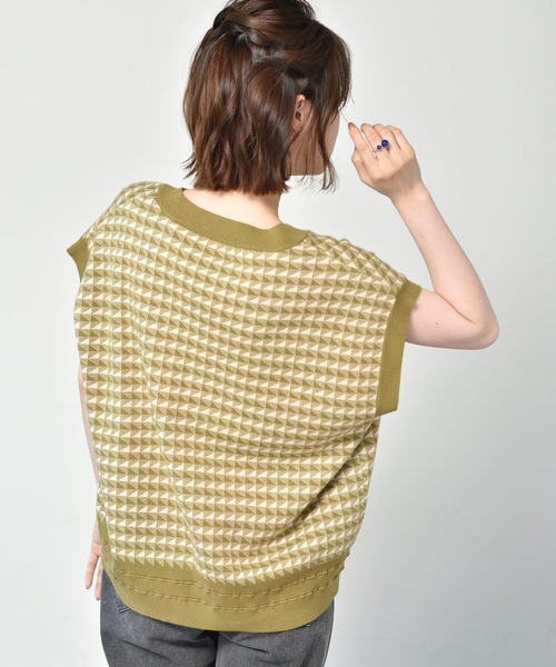 RETRO GIRL（レトロガール）の「柄ジャガードニットベスト（ベスト・レディース・ブラック/オレンジ/グリーン・FREE）」の11枚目の写真