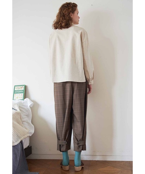 シロップ．（シロップ．）の「ボタンでシルエットチェンジが楽しめるサルエルパンツ（その他パンツ・レディース・ブラウン系その他/チャコール・SMALL/MEDIUM/LARGE/X-LARGE/XX-LARGE）」の6枚目の写真