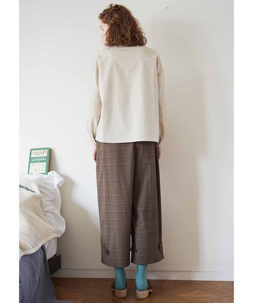 シロップ．（シロップ．）の「ボタンでシルエットチェンジが楽しめるサルエルパンツ（その他パンツ・レディース・ブラウン系その他/チャコール・SMALL/MEDIUM/LARGE/X-LARGE/XX-LARGE）」の3枚目の写真