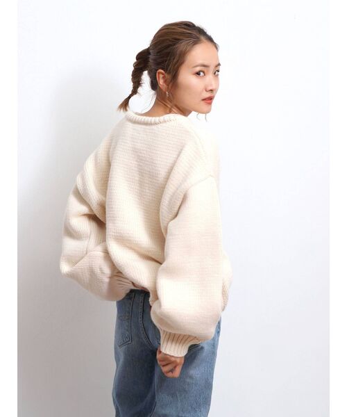 Ungrid（アングリッド）の「【Ungrid×kurumi.m】スリーブボリュームルーズニット（ニット/セーター・レディース・アイボリー/モカ・FREE）」の18枚目の写真