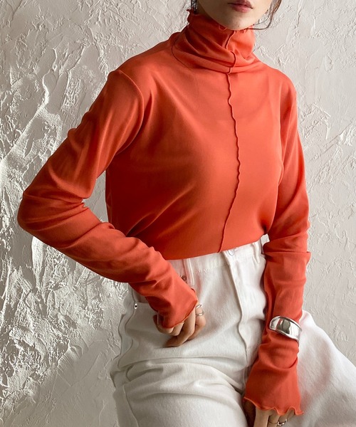She's Closet(シーズクローゼット)の「前後2wayメロウフリルハイネック長袖シアートップス(Tシャツ/カットソー・レディース・ブラック/アイボリー/ブルーグレー/モカ/オフホワイト/オレンジ/マスタード/ブラウン/パープル/オレンジ系その他・FREE)」の10枚目の写真