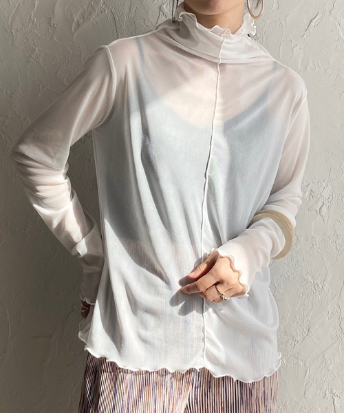 She's Closet(シーズクローゼット)の「前後2wayメロウフリルハイネック長袖シアートップス(Tシャツ/カットソー・レディース・ブラック/アイボリー/ブルーグレー/モカ/オフホワイト/オレンジ/マスタード/ブラウン/パープル/オレンジ系その他・FREE)」の2枚目の写真
