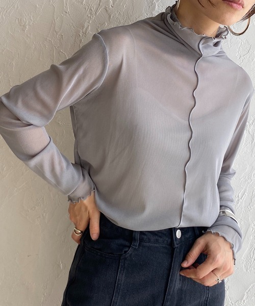 She's Closet(シーズクローゼット)の「前後2wayメロウフリルハイネック長袖シアートップス(Tシャツ/カットソー・レディース・ブラック/アイボリー/ブルーグレー/モカ/オフホワイト/オレンジ/マスタード/ブラウン/パープル/オレンジ系その他・FREE)」の4枚目の写真
