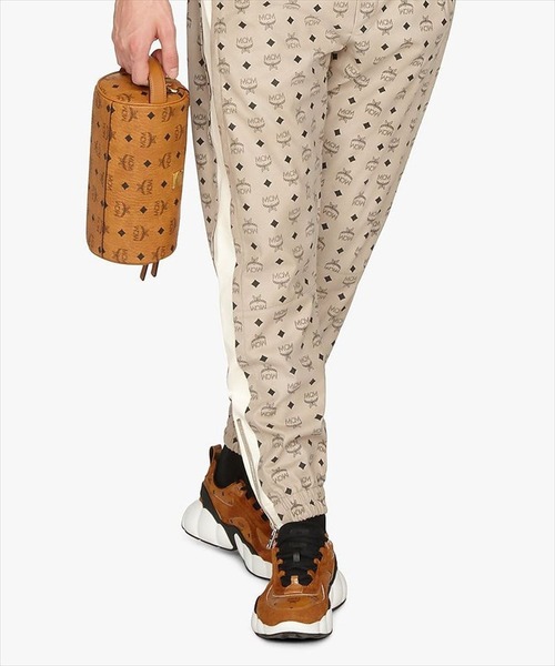 MCM（エムシーエム）の「MCM/エムシーエム/〈クラシック〉ヴィセトス クロスボディバッグ/Classic CrossBodyBag small（ボディバッグ/ウエストポーチ・メンズ・ブラック/ブラウン・FREE）」の19枚目の写真