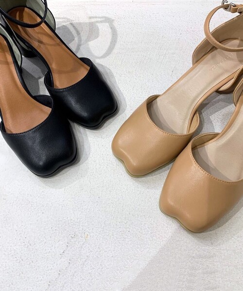 ESPERANZA(エスペランサ)の「◆【ミドルヒール】ボリュームラウンドトゥセパレートパンプス(パンプス・レディース・ブラック/ベージュ・LL/S/M/L)」の1枚目の写真