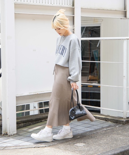 DuKKah（デュカ）の「Dukkah/ボリュームスリーブショートスウェット（スウェット・レディース・杢グレー/スミクロ/オートミール/ホワイト/グリーン/ブラック系その他・X-SMALL）」の14枚目の写真