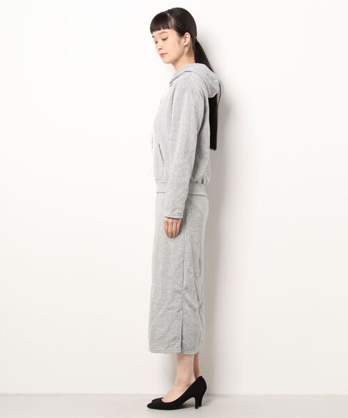 ECRIRE（エクリール）の「スウェットセットアップ（セットアップ・レディース・オレンジ/ライトグレー/ブラック/グレー・M）」の15枚目の写真