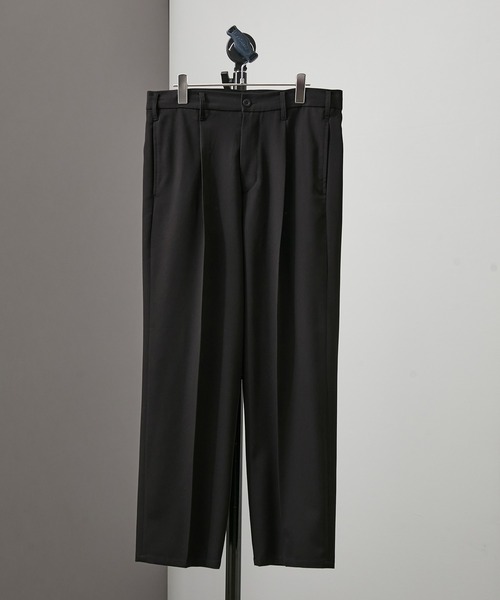 re_k by JUNRED（レクバイジュンレッド）の「【　re_k by JUNRed　】TR1タックワイドストレートパンツ（その他パンツ・メンズ・ブラック/ベージュ系その他/レッド系その他2・L/S/M）」の2枚目の写真
