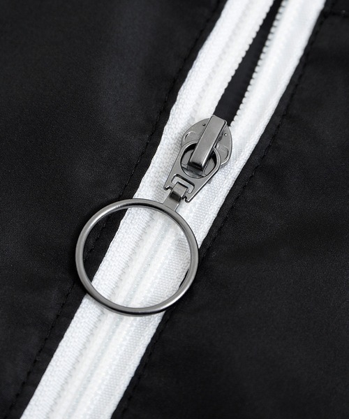 FILA（フィラ）の「【FILA/フィラ】ロゴ刺繍 ビックシルエット ドロップショルダー 切替 トラックジャケット ナイロンジャケット（ナイロンジャケット・メンズ・ブラック/ネイビー/ブルーグリーン・LL/M/L）」の5枚目の写真