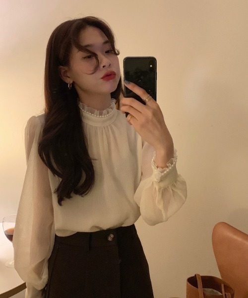 LAC-VERT（ラック・ヴェール）の「パール襟シースルーシフォンブラウス（シャツ/ブラウス・レディース・アイボリー・FREE）」の3枚目の写真