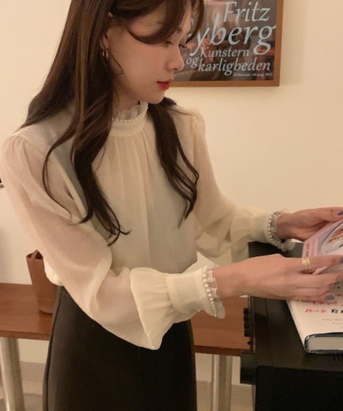 LAC-VERT（ラック・ヴェール）の「パール襟シースルーシフォンブラウス（シャツ/ブラウス・レディース・アイボリー・FREE）」の13枚目の写真