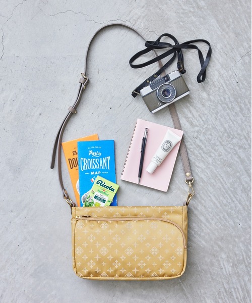 russet（ラシット）の「2way ミニショルダーバッグ(CE-166)（ショルダーバッグ・レディース・ネイビー/イエロー/アイボリー/ミント/グレー×ピンク/グレイッシュベージュ/ブルー系その他/キャメル/ローズ/バイオレット/ブルー・FREE）」の9枚目の写真