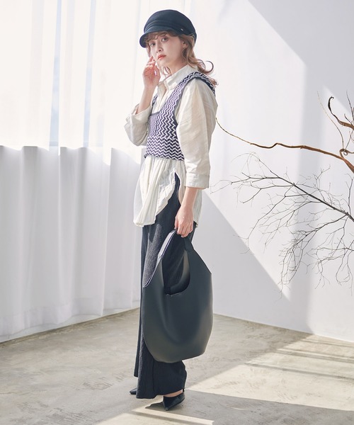 Dita(ディータ)の「ゆるふわコットンドビーシャツ ブラウス(シャツ/ブラウス・レディース・オフホワイト/グレイッシュベージュ/ネイビー・M/L)」の10枚目の写真