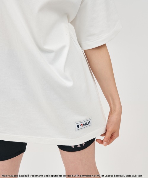 BACK TO THE FIELD（バック トゥー ザ フィールド）の「【MLB】オーバーサイズバックタグTシャツ（Tシャツ/カットソー・レディース・ホワイト/ブラック/グリーン・FREE）」の12枚目の写真