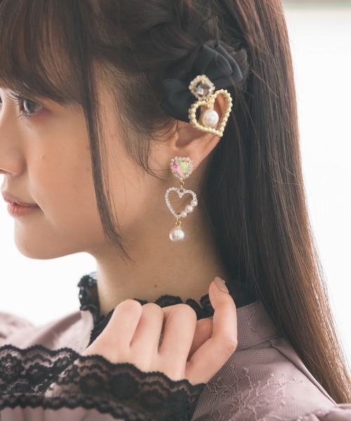ROJITA(ロジータ)の「パール付きビジュオープンハートイヤリング(イヤリング・レディース・ブラック/パープル/レッド/ピンク/ブルー/その他・FREE)」の17枚目の写真