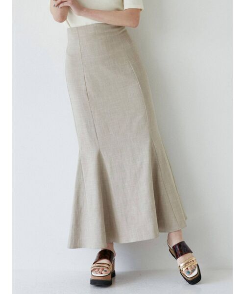 MURUA（ムルーア）の「リネンライクマーメイドスカート【セットアップ着用可能】（スカート・レディース・ベージュ/ブラウン/ブルー・1/2）」の2枚目の写真