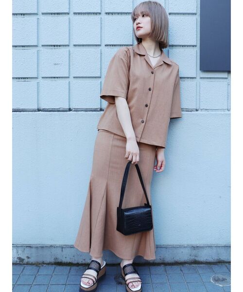 MURUA（ムルーア）の「リネンライクマーメイドスカート【セットアップ着用可能】（スカート・レディース・ベージュ/ブラウン/ブルー・1/2）」の15枚目の写真