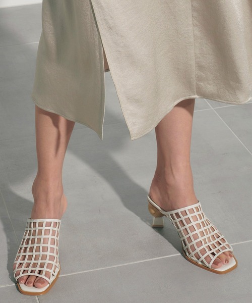 PUBLIC TOKYO（パブリックトウキョウ）の「メッシュウッドヒールサンダル（サンダル・レディース・ブラック/アイボリー・1/2）」の4枚目の写真