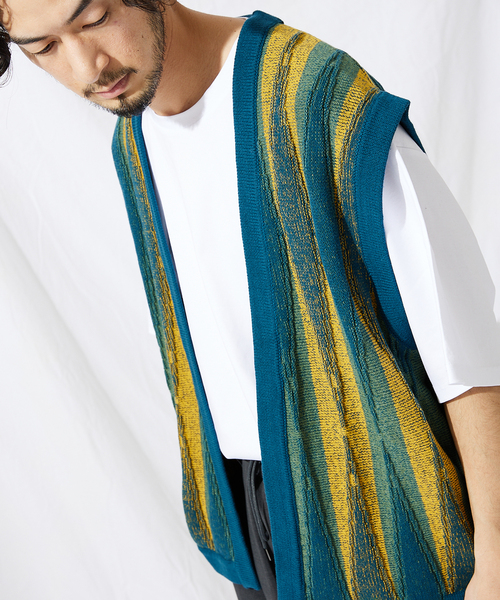 JOURNAL STANDARD（ジャーナルスタンダード）の「【GEOM PATTERN/ジオメパターン】ジャガード ボタンレス ベスト（ベスト・メンズ・ネイビー/アイボリー/クリアブルー/クリアイエロー/コバルトブルー/ブラック・MEDIUM/LARGE）」の4枚目の写真