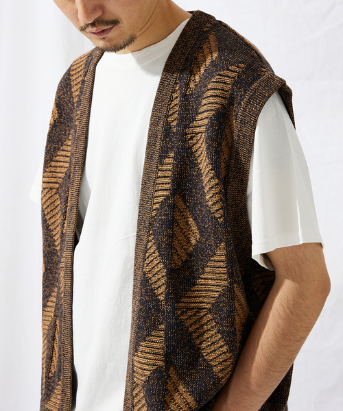 JOURNAL STANDARD（ジャーナルスタンダード）の「【GEOM PATTERN/ジオメパターン】ジャガード ボタンレス ベスト（ベスト・メンズ・ネイビー/アイボリー/クリアブルー/クリアイエロー/コバルトブルー/ブラック・MEDIUM/LARGE）」の22枚目の写真