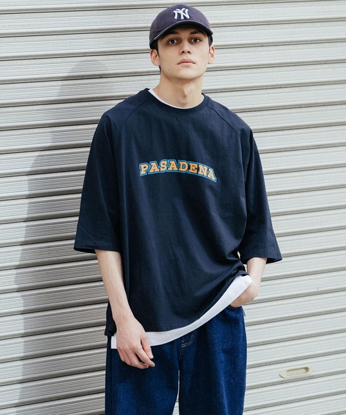 Ressaca(レサーカ)の「オーバーサイズ 別注 カレッジロゴ プリントラグランTシャツ(Tシャツ/カットソー・メンズ・ホワイト/グリーン/オートミール/ブラック/ブルー・M/L/XL)」の2枚目の写真