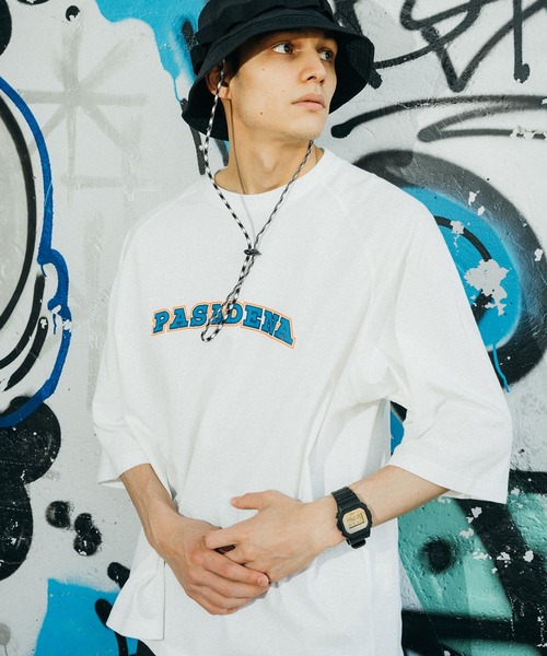 Ressaca(レサーカ)の「オーバーサイズ 別注 カレッジロゴ プリントラグランTシャツ(Tシャツ/カットソー・メンズ・ホワイト/グリーン/オートミール/ブラック/ブルー・M/L/XL)」の8枚目の写真