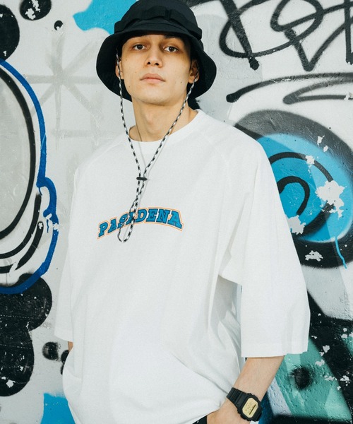 Ressaca(レサーカ)の「オーバーサイズ 別注 カレッジロゴ プリントラグランTシャツ(Tシャツ/カットソー・メンズ・ホワイト/グリーン/オートミール/ブラック/ブルー・M/L/XL)」の13枚目の写真