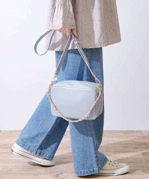 URBAN RESEARCH Sonny Label(アーバンリサーチサニーレーベル)の「2WAYミニスクエアショルダーバッグ(ショルダーバッグ・レディース・ブラック/グレー系その他/ブルー系その他・ONE)」の3枚目の写真