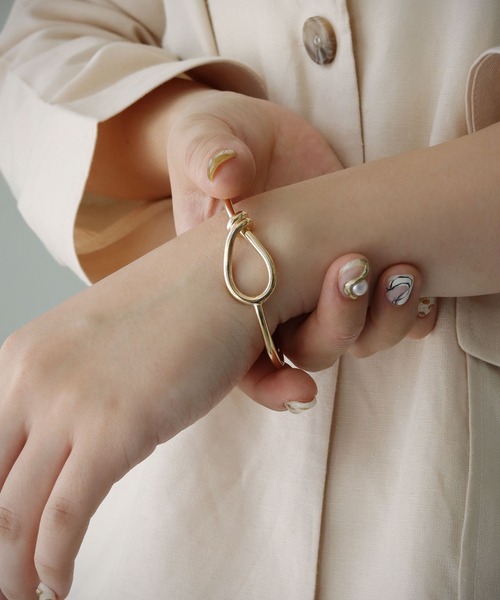 cheriella（シェリエラ）の「【cheriella】サークルモチーフバングル（バングル/リストバンド・レディース・シルバー/ゴールド・FREE）」の7枚目の写真