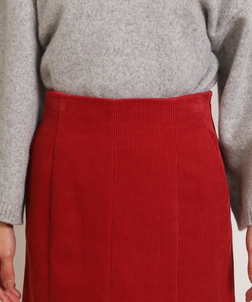 INED（イネド）の「コーデュロイマーメイドスカート（スカート・レディース・アイボリー/テラコッタ/ミント・9号/7号/11号）」の8枚目の写真