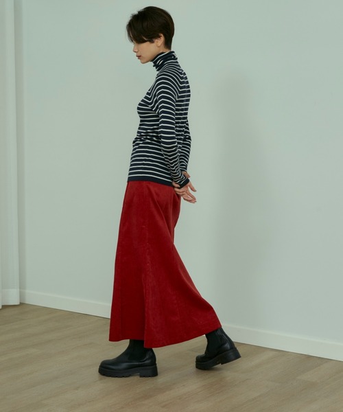 INED（イネド）の「コーデュロイマーメイドスカート（スカート・レディース・アイボリー/テラコッタ/ミント・9号/7号/11号）」の12枚目の写真