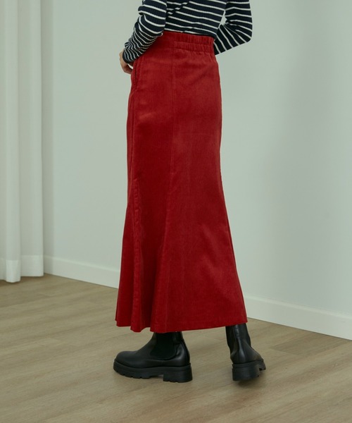 INED（イネド）の「コーデュロイマーメイドスカート（スカート・レディース・アイボリー/テラコッタ/ミント・9号/7号/11号）」の15枚目の写真