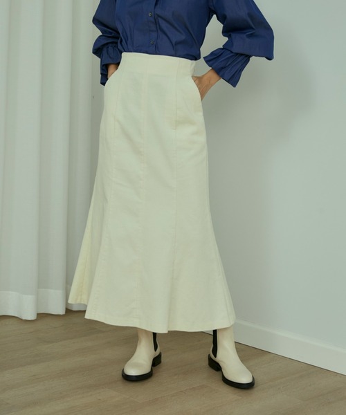 INED（イネド）の「コーデュロイマーメイドスカート（スカート・レディース・アイボリー/テラコッタ/ミント・9号/7号/11号）」の21枚目の写真