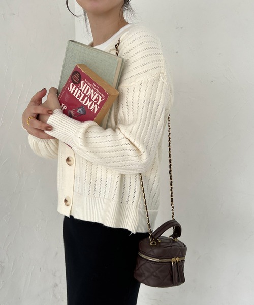 Lamoa(ラモア)の「Lamoa/Vネック ルーズ ニットカーディガン(カーディガン/ボレロ・レディース・ブラック/パープル/イエロー/ブルー/グリーン/アイボリー・FREE)」の2枚目の写真