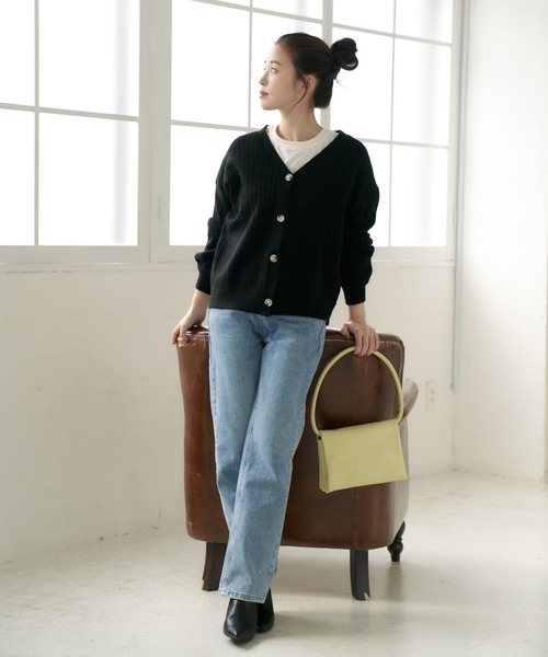 Lamoa(ラモア)の「Lamoa/Vネック ルーズ ニットカーディガン(カーディガン/ボレロ・レディース・ブラック/パープル/イエロー/ブルー/グリーン/アイボリー・FREE)」の3枚目の写真