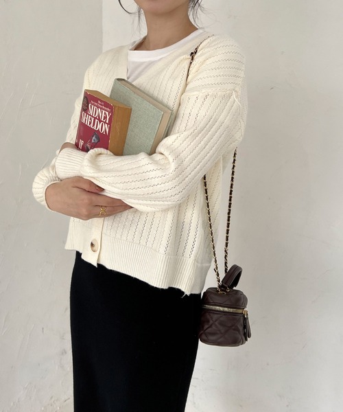 Lamoa(ラモア)の「Lamoa/Vネック ルーズ ニットカーディガン(カーディガン/ボレロ・レディース・ブラック/パープル/イエロー/ブルー/グリーン/アイボリー・FREE)」の7枚目の写真