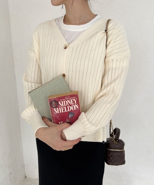 Lamoa(ラモア)の「Lamoa/Vネック ルーズ ニットカーディガン(カーディガン/ボレロ・レディース・ブラック/パープル/イエロー/ブルー/グリーン/アイボリー・FREE)」の8枚目の写真