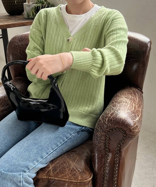 Lamoa(ラモア)の「Lamoa/Vネック ルーズ ニットカーディガン(カーディガン/ボレロ・レディース・ブラック/パープル/イエロー/ブルー/グリーン/アイボリー・FREE)」の22枚目の写真