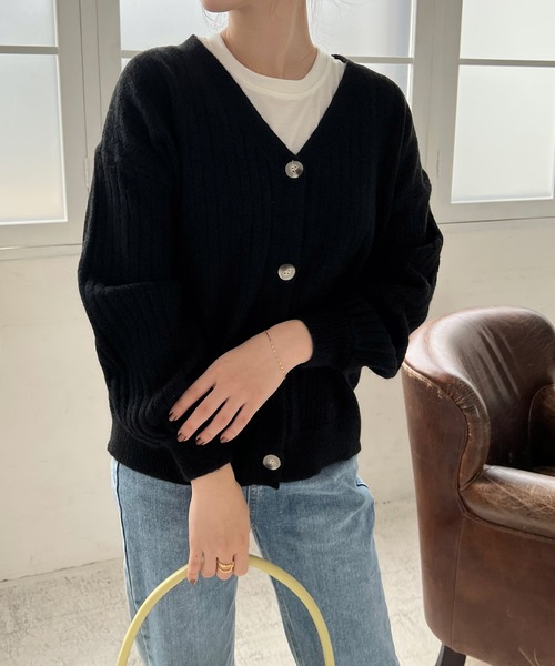 Lamoa(ラモア)の「Lamoa/Vネック ルーズ ニットカーディガン(カーディガン/ボレロ・レディース・ブラック/パープル/イエロー/ブルー/グリーン/アイボリー・FREE)」の12枚目の写真