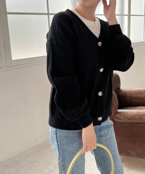 Lamoa(ラモア)の「Lamoa/Vネック ルーズ ニットカーディガン(カーディガン/ボレロ・レディース・ブラック/パープル/イエロー/ブルー/グリーン/アイボリー・FREE)」の13枚目の写真