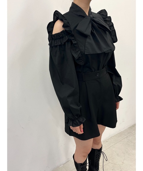 PHILLY（フィリー）の「フリル肩開きリボンブラウス（シャツ/ブラウス・レディース・ホワイト/ブラック/ブラック系その他・FREE）」の12枚目の写真